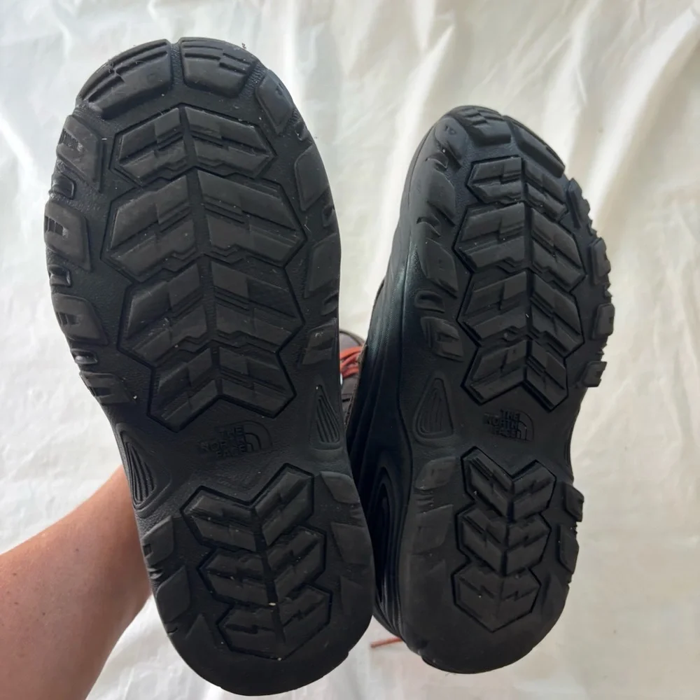 The North Face Chilkat Lace ll Waterproof Brown Black Boots SZ 4 Y Worn 4X